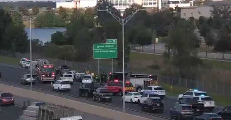 Acidente com 5 veículos deixa 2 hospitalizados na SR-417 em Orlando