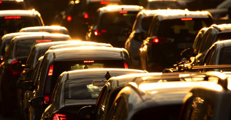 Acidente grave com capotamento na I-75 causa atrasos no trânsito na manhã de quinta-feira