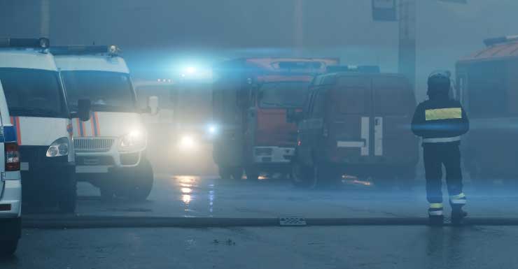 Alerta de trânsito Todas as faixas bloqueadas na I-295 sentido sul na Heckscher Drive após colisão com múltiplos veículos
