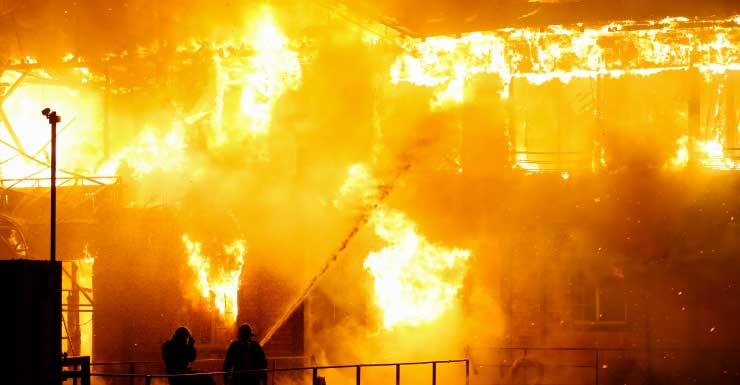 Incêndio danifica igreja em Ocala, prédio é interditado