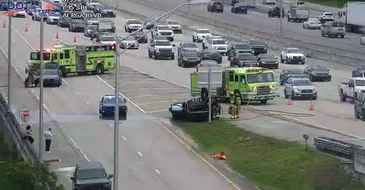 Incêndio em veículo causa congestionamento na I-95 Norte perto da saída de Palm Beach Gardens