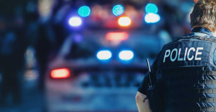 Menino de 6 anos estável após atirar no próprio ombro com arma da mãe em West Perrine, dizem autoridades.