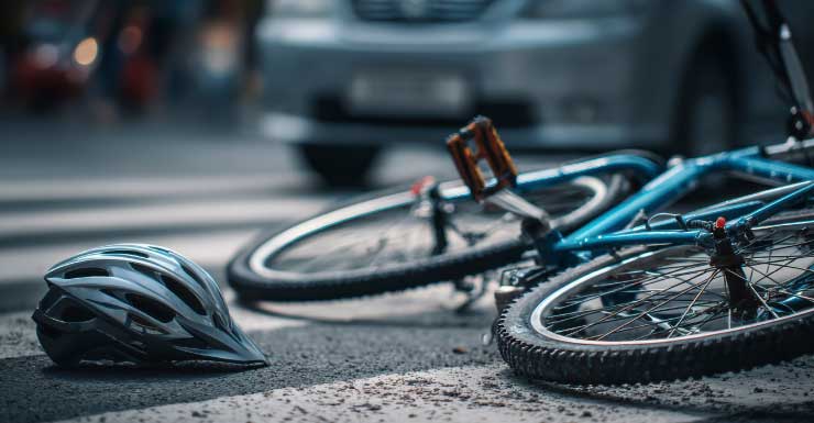 Motociclista fica gravemente ferido em acidente na Main Street em Gainesville