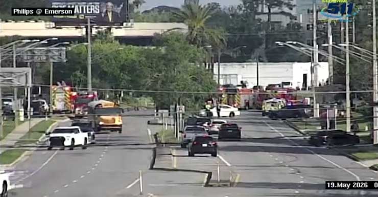 Philips Highway reabre entre Emerson e St. Augustine após acidente envolvendo poste de energia
