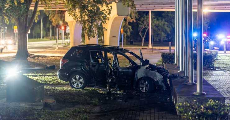 Polícia de Fort Myers investiga acidente de carro na McGregor Blvd