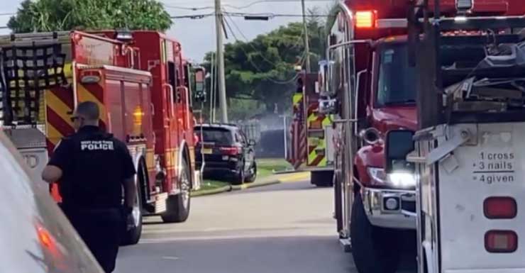 Três veículos pegam fogo após carro com barco incendiar em West Palm Beach