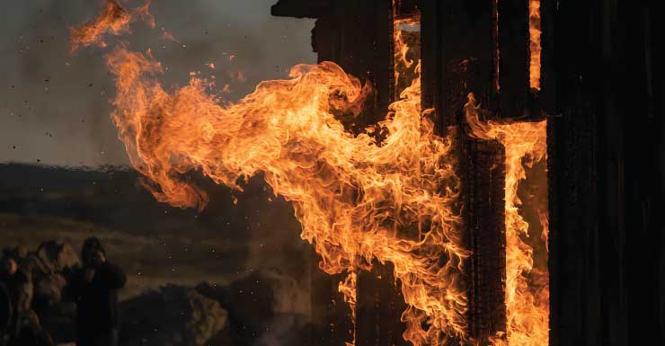 2 bombeiros ficaram feridos combatendo incêndio em casa no Northside de Jacksonville