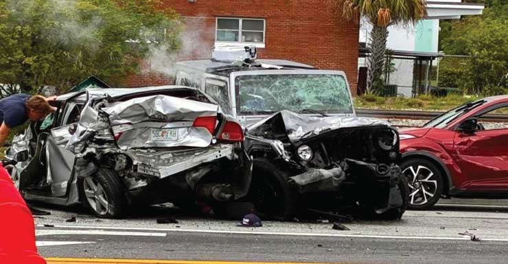 Acidente fatal envolvendo vários veículos em Lantana começou após motorista de Jeep fugir de colisão inicial, diz xerife