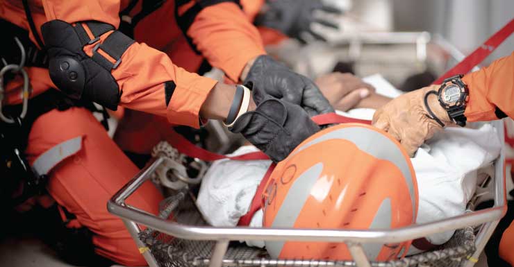 Bombeiros resgatam homem de incêndio em casa em Wimauma