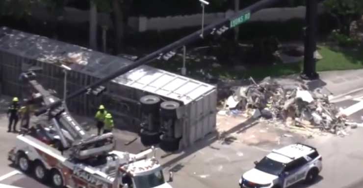 Caminhão-tanque tomba e espalha carga em Coconut Creek; ninguém fica ferido