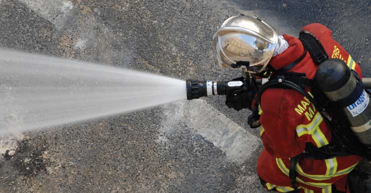 Incêndio destrói prédio que já abrigou boate ‘icônica’ em Avon Park, dizem autoridades.