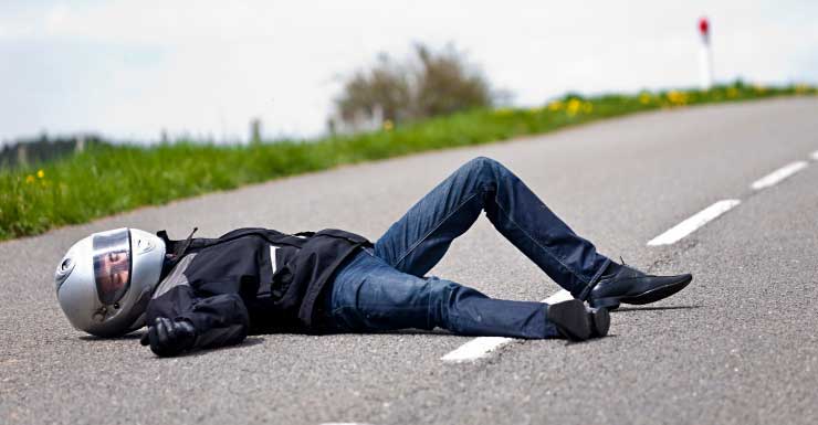 Jovem de 24 anos morre em acidente de motocicleta em Lakeland; autoridades investigam