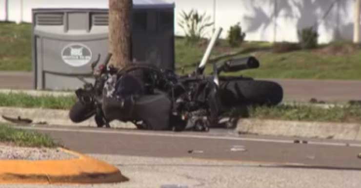 Motociclista de 23 anos morre em acidente na El Jobean Road no Condado de Charlotte