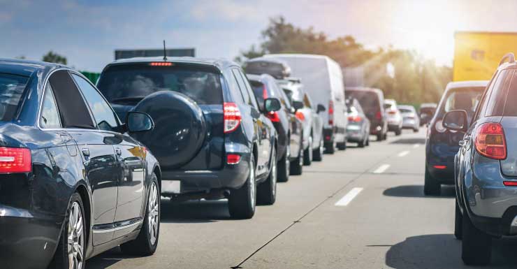 Motoristas enfrentam longos atrasos na I-75 após grande acidente na manhã de segunda-feira