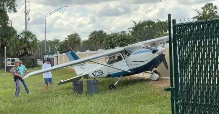 Nenhum ferido após pequeno avião cair perto do Wing South Airpark no Condado de Collier