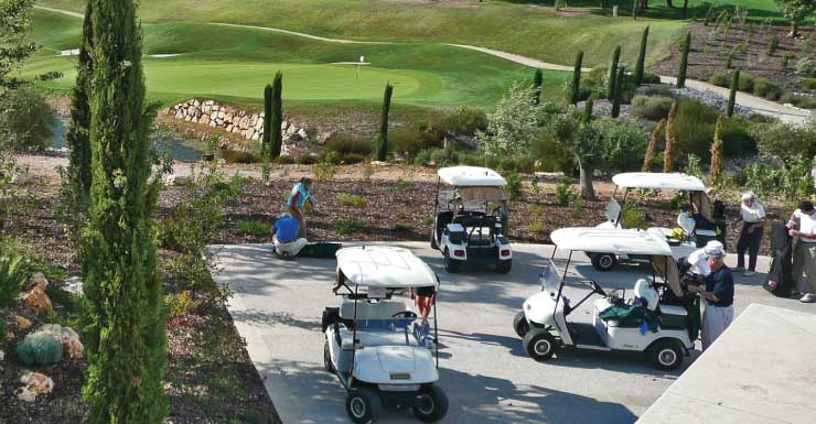 Passageiro morre após colisão entre carrinho de golfe e carro perto da Military Trail