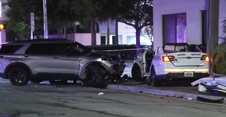 Policial de Miami é hospitalizado após viatura ser atingida lateralmente por SUV