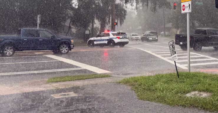 3 veículos colidem na Williston Road; várias pessoas ficam feridas, diz Polícia de Gainesville