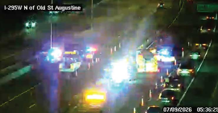 Acidente na I-295 sentido sul próximo à San Jose Boulevard é liberado após causar grandes congestionamentos