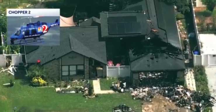 Dois deputies levados ao hospital após incêndio em garagem; outras quatro pessoas avaliadas por ferimentos, informa OCFR