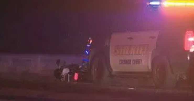 Duas pessoas feridas em acidente de motocicleta no Condado de Escambia na I-110, ao sul da Brent Lane