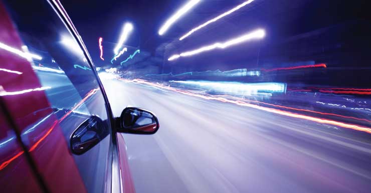 Jovem de 21 anos é preso após ser acusado de dirigir a 105 mph na State Road 82, no Condado de Lee