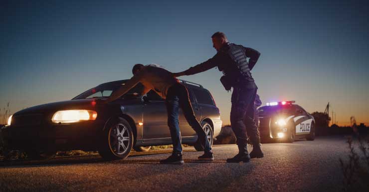 “Me leve para a cadeia” Homem de Naples acusado de ameaçar matar deputado durante prisão por DUI