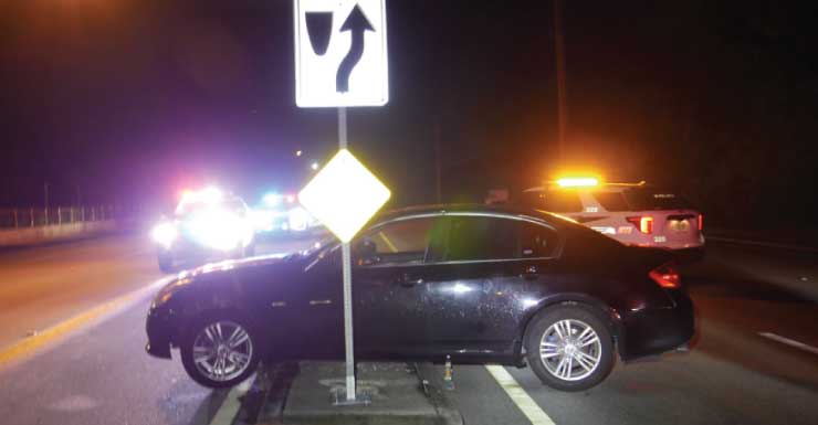 Motorista ziguezagueando entre faixas e acidente em canteiro central resultam em prisões por DUI em incidentes separados em Port St. Lucie