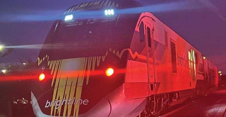 Pedestre fica gravemente ferido após ser atingido por trem de alta velocidade em West Palm Beach