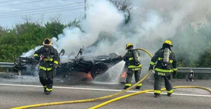 Picape pega fogo na I-95 no Condado de St. Lucie