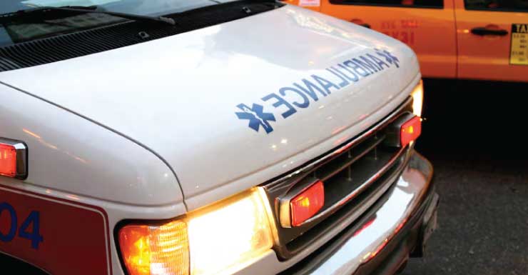 7 hospitalizados após ônibus e veículo colidirem em Lauderdale Lakes