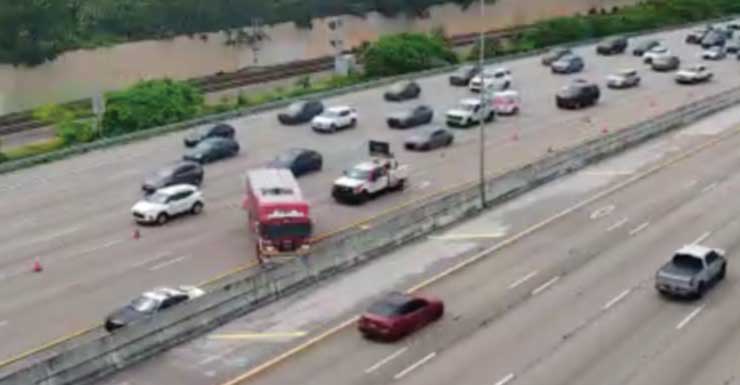 Acidente bloqueia duas faixas da esquerda na I-95 Sul próximo à Forest Hill Boulevard
