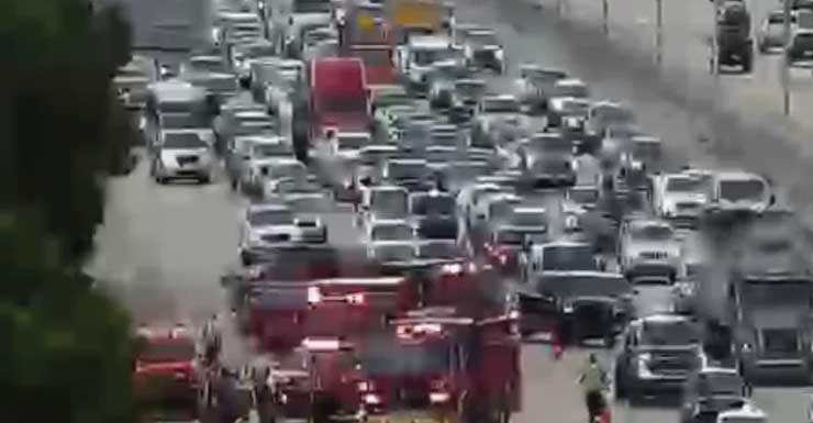 Acidente na I-95 North perto da Blue Heron Blvd. causa trânsito intenso