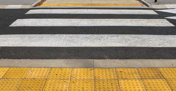 Agente de travessia é atropelado em frente à Grove Park Elementary School, no Condado de Clay