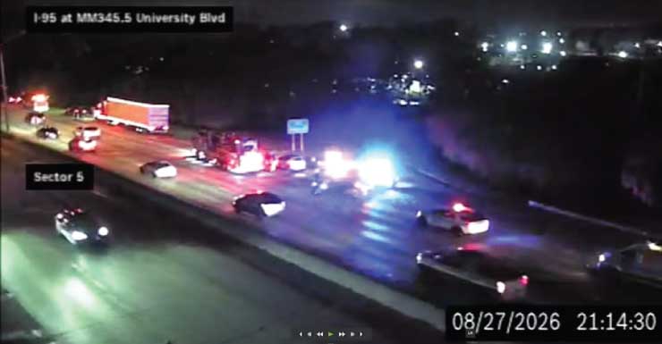 Alerta de trânsito Acidente envolvendo vários veículos bloqueia uma faixa no sentido sul da I-95 em University Blvd.