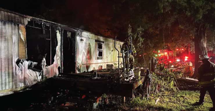 Incêndio em casa móvel ocorre durante a madrugada na Highway 20 West, no Condado de Walton