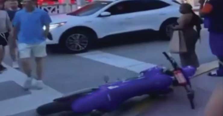Menina de 11 anos é atingida por dirt bike durante perseguição policial em Miami Beach; comissário promete medidas contra motociclistas que fazem manobras perigosas