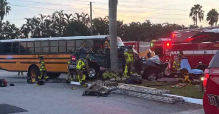 Motorista de ônibus escolar foi responsável por violenta colisão na Lantana Road, mostra relatório do PBSO