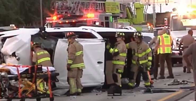 Motorista levado de helicóptero após acidente com capotamento em chamas na SR 826, em Miami Lakes, provoca esforço de resgate por bons samaritanos