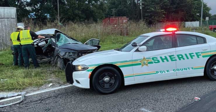 3 pessoas morrem em acidente envolvendo carro e caminhão basculante perto de Lake Wales