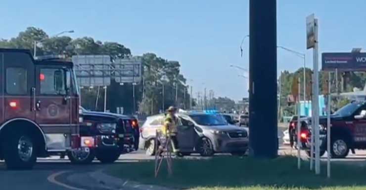 Acidente com vários veículos na Highway 98 tem a cena liberada
