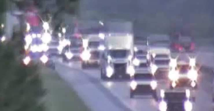 Acidente envolvendo vários veículos bloqueia acostamento na Florida’s Turnpike, no Condado de Martin