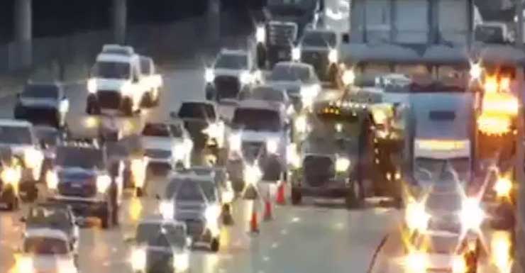 Acidente envolvendo vários veículos bloqueia faixa esquerda da I-95 North na Saída 59, no Condado de Palm Beach