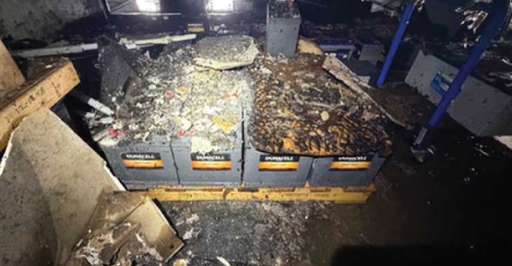 Bateria de íon-lítio carregando causa incêndio em loja de Port Charlotte