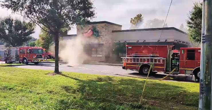 Equipes controlam incêndio no Chili's na 9 Mile Road, em Pensacola; investigação em andamento