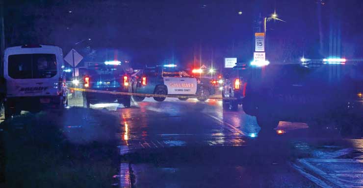 Homem de 39 anos morre e mulher fica ferida em tiroteio a partir de veículo em movimento no Condado de Escambia