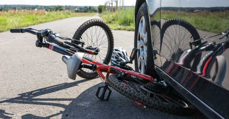 Mulher de Lake City enfrenta acusação de homicídio culposo por DUI após atropelar ciclista com três crianças no SUV, diz FHP