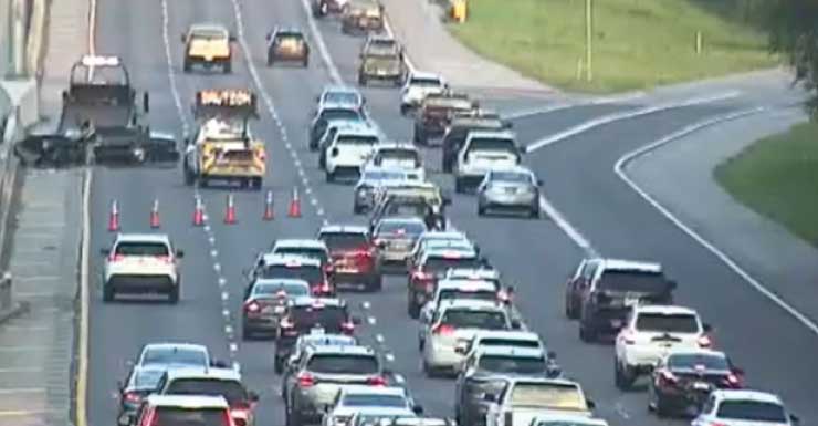 Alerta de trânsito: 2 faixas no sentido leste fechadas na Butler Blvd., na Kernan Blvd., devido a acidente com feridos