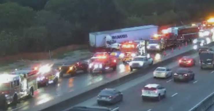 Acidente bloqueia duas faixas da direita na Florida’s Turnpike, no sentido norte, perto da Glades Road