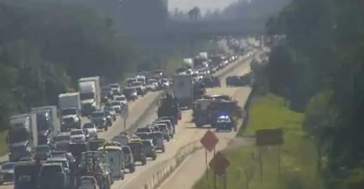 Acidente envolvendo vários veículos bloqueia faixa da Florida’s Turnpike em West Palm Beach